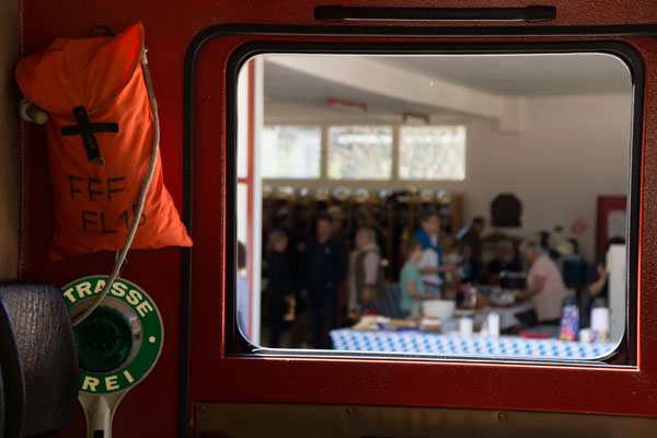Im Feuerwehr-Fahrzeug