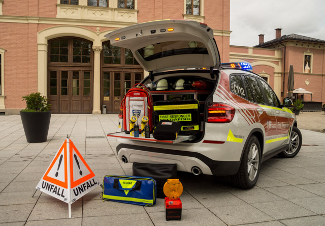 First Responder mit Ausrüstung 